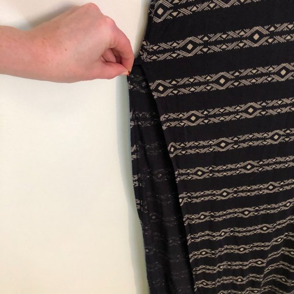 Sportsgirl - Aztec Black & Tan Maxi Dress - Picture 4 of 4
